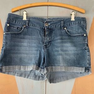 Express Jeans - Denim Shorts with cuff at legs - Size 10